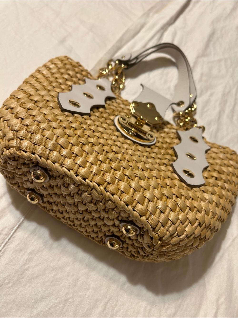 Michael Kors Tan Woven Straw Tote with Gold Hardware and Cream Trim - Picture 3 of 15
